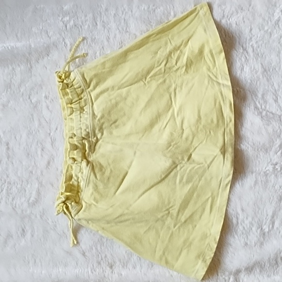 Old Navy 💛 Soft Yellow Skirt Skort Girls' Size Medium - Picture 2 of 4